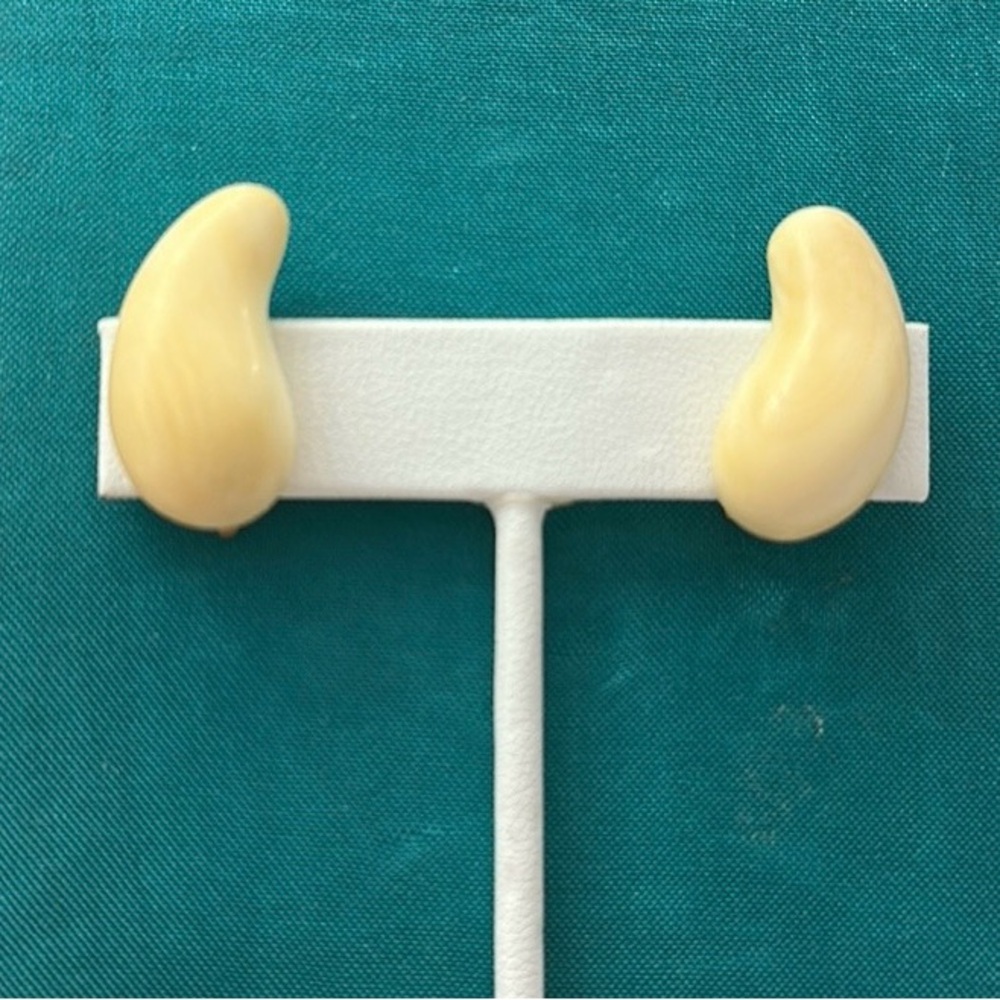 Rare Vintage Elsa Peretti Halston Tiffany Ivory Bone Bean Comma Clip On Earrings